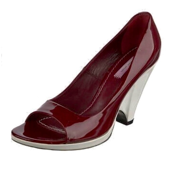 Marc Jacobs Patent Leather Peep-Toe Platform Wedge Heels / Shoes - Picture 16 of 16